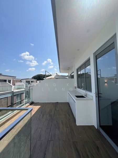 Greenwood Mews, 271 Greenwood Avenue, 4 Bedrooms, 3,154 sqft, Cluster House For Sale, by Heng Kok Liang, 500146969 - Balcony - PropertyGuru.com.sg