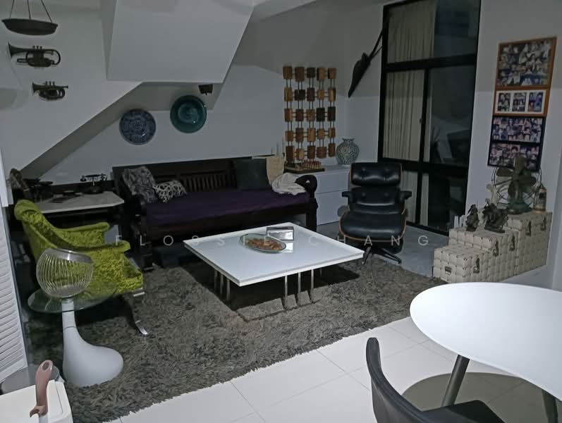 Lakepoint Condo, 2 Lakepoint Drive, Room Rental, 150 sqft, Condominium For Rent, by Flossie Chang, 500146982 - PropertyGuru.com.sg