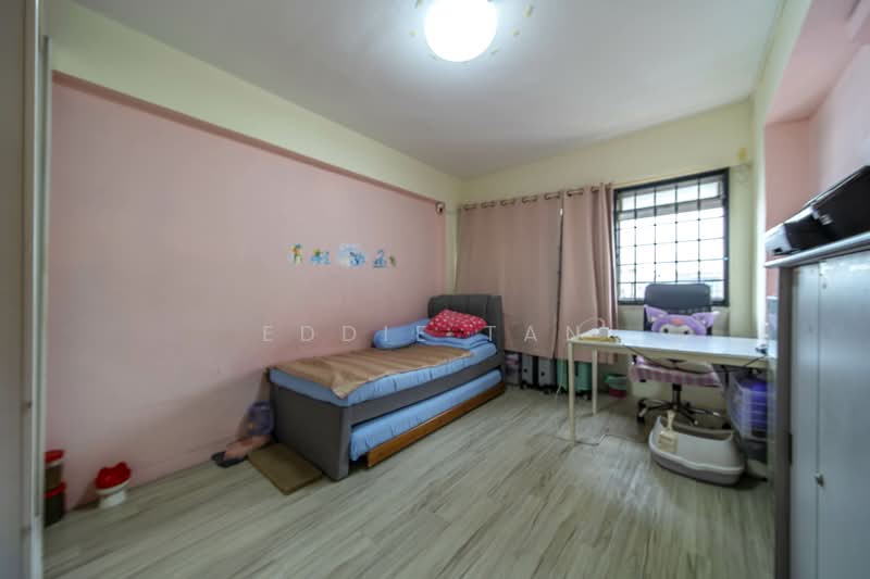 387 Tampines Street 32, 387 Tampines Street 32, 4 Bedrooms, 1,356 sqft, HDB Flat For Sale, by Eddie Tan, 500146984 - Bedroom - PropertyGuru.com.sg
