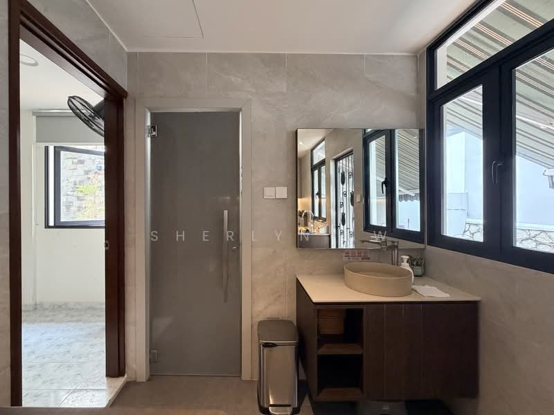 Serangoon Gardens Semi D, , 5 Bedrooms, 3,800 sqft, Semi-Detached House For Sale, by Sherlyn Aw, 500146987 - Bathroom - PropertyGuru.com.sg