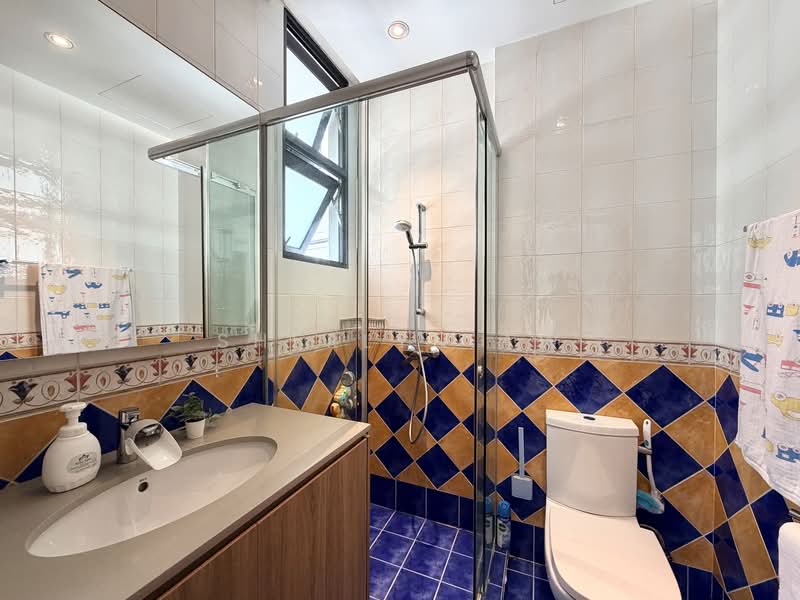 Serangoon Gardens Semi D, , 5 Bedrooms, 3,800 sqft, Semi-Detached House For Sale, by Sherlyn Aw, 500146987 - Bathroom - PropertyGuru.com.sg
