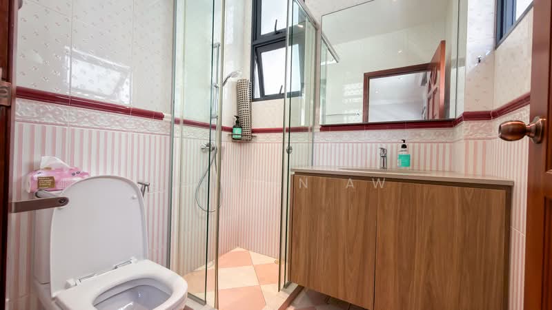 Serangoon Gardens Semi D, , 5 Bedrooms, 3,800 sqft, Semi-Detached House For Sale, by Sherlyn Aw, 500146987 - Bathroom - PropertyGuru.com.sg