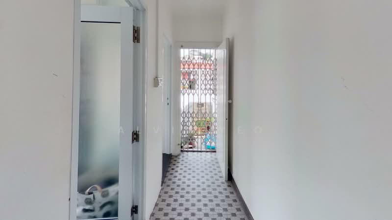 56 Eng Hoon Street, 56 Eng Hoon Street, 3 Bedrooms, 1,000 sqft, Apartment For Rent, by Alvin Yeo, 500147007 - Corridor - PropertyGuru.com.sg