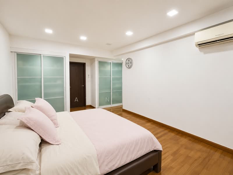 Bartley Villas, How Sun Walk, 5 Bedrooms, 3,350 sqft, Terraced House For Sale, by Kavin Kuah, 500147023 - Bedroom - PropertyGuru.com.sg