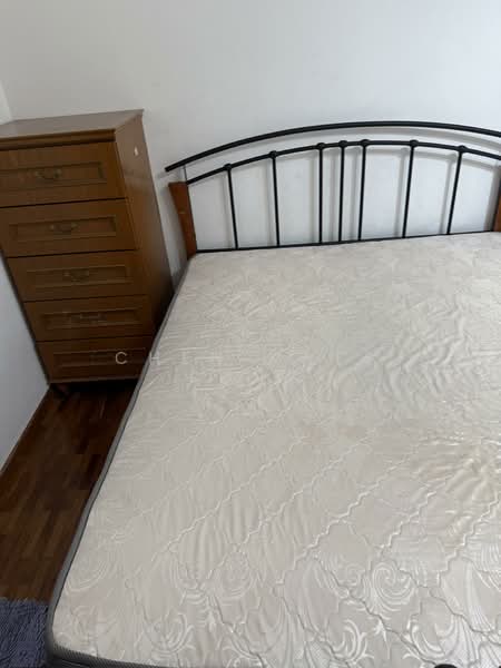 358 Tampines Street 33, 358 Tampines Street 33, 3 Bedrooms, 1,152 sqft, HDB Flat For Rent, by Chen Kwee Fong, 500147025 - Common bedroom 1- queen bedset - PropertyGuru.com.sg