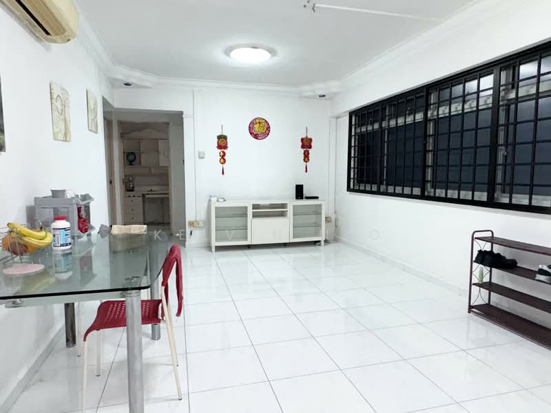 668A Jurong West Street 64, 668A Jurong West Street 64, 3 Bedrooms, 914 sqft, HDB Flat For Sale, by Kelvin Neo, 500147033 - Living Room - PropertyGuru.com.sg