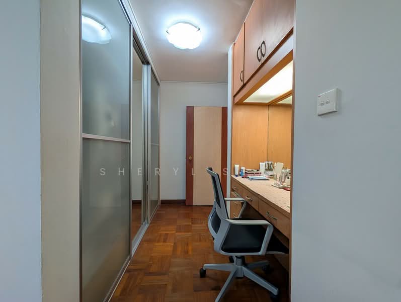 Nim Gardens, 71 Nim Road, 3 Bedrooms, 1,830 sqft, Condominium For Sale, by Sheryl Seow, 500147040 - Master bedroom wardrobe - PropertyGuru.com.sg