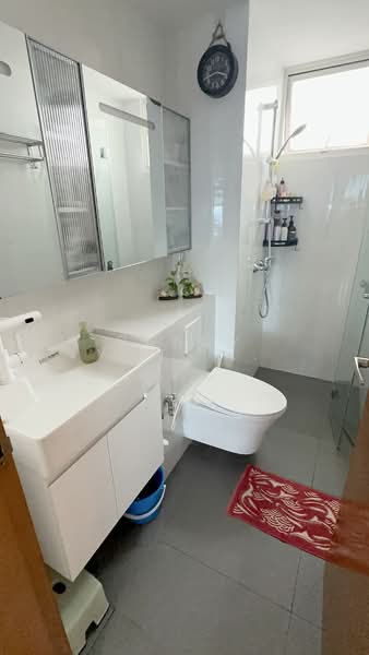 The Jade, 9 Bukit Batok Central Link, 3 Bedrooms, 1,475 sqft, Condominium For Sale, by Danny Yong Kai Woon, 500147053 - Common Bathroom - PropertyGuru.com.sg