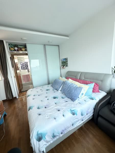 The Jade, 9 Bukit Batok Central Link, 3 Bedrooms, 1,475 sqft, Condominium For Sale, by Danny Yong Kai Woon, 500147053 - Master Bedroom - PropertyGuru.com.sg