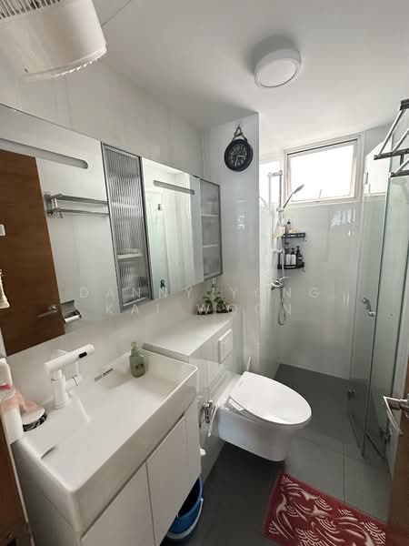 The Jade, 9 Bukit Batok Central Link, 3 Bedrooms, 1,475 sqft, Condominium For Sale, by Danny Yong Kai Woon, 500147053 - Common Bathroom - PropertyGuru.com.sg