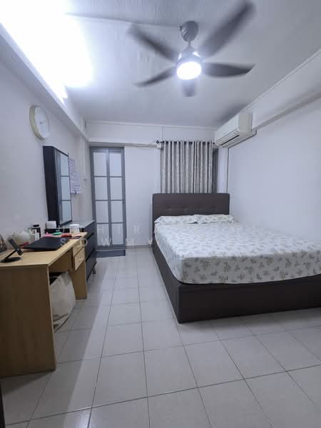 283 Bukit Batok East Avenue 3, 283 Bukit Batok East Avenue 3, 2 Bedrooms, 689 sqft, HDB Flat For Sale, by Uthirapathi Sowmya (Sowmya), 500147059 - Bedroom - PropertyGuru.com.sg
