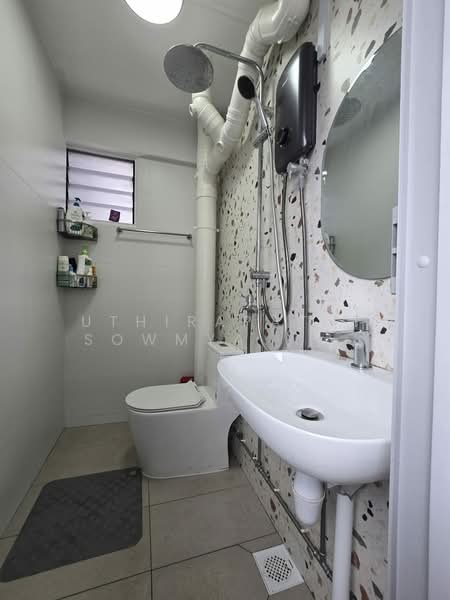283 Bukit Batok East Avenue 3, 283 Bukit Batok East Avenue 3, 2 Bedrooms, 689 sqft, HDB Flat For Sale, by Uthirapathi Sowmya (Sowmya), 500147059 - Bathroom - PropertyGuru.com.sg