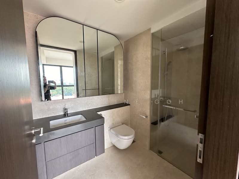Avenue South Residence, 11 Silat Avenue, 2 Bedrooms, 721 sqft, Condominium For Sale, by Wendeline Goh, 500147064 - Bathroom - PropertyGuru.com.sg