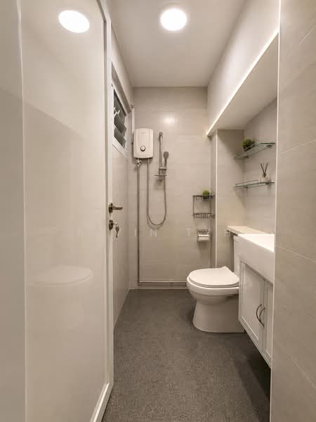 228 Tampines Street 23, 228 Tampines Street 23, 3 Bedrooms, 1,033 sqft, HDB Flat For Sale, by Alvin Tyh, 500147072 - Bathroom - PropertyGuru.com.sg