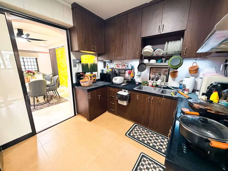 150 Jalan Teck Whye, 150 Jalan Teck Whye, 3 Bedrooms, 1,076 sqft, HDB Flat For Sale, by KENNETH CHUA, 500147079 - Kitchen - PropertyGuru.com.sg