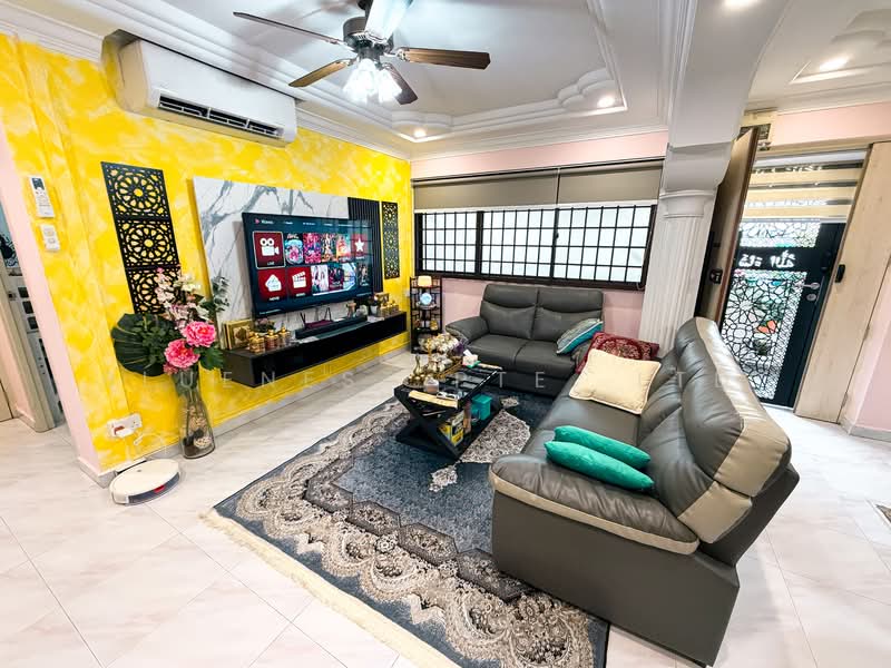 150 Jalan Teck Whye, 150 Jalan Teck Whye, 3 Bedrooms, 1,076 sqft, HDB Flat For Sale, by KENNETH CHUA, 500147079 - Living Room - PropertyGuru.com.sg