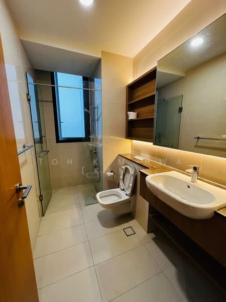 The Trilinq, Jalan Lempeng, 2 Bedrooms, 1,335 sqft, Condominium For Sale, by Toh Kim Hwa (Kim), 500147084 - Bathroom - PropertyGuru.com.sg