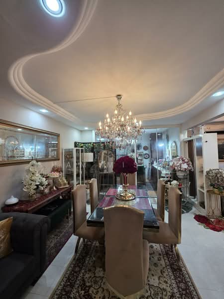 102 Simei Street 1, 102 Simei Street 1, 3 Bedrooms, 1,313 sqft, HDB Flat For Sale, by Sham Misbah, 500147085 - Dining Room - PropertyGuru.com.sg