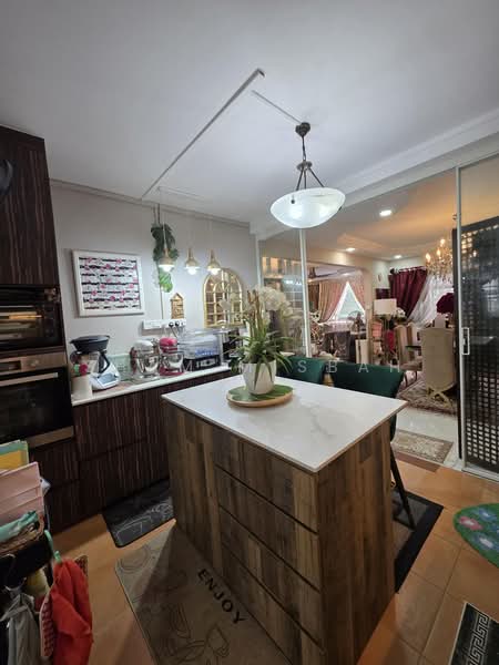 102 Simei Street 1, 102 Simei Street 1, 3 Bedrooms, 1,313 sqft, HDB Flat For Sale, by Sham Misbah, 500147085 - Kitchen - PropertyGuru.com.sg