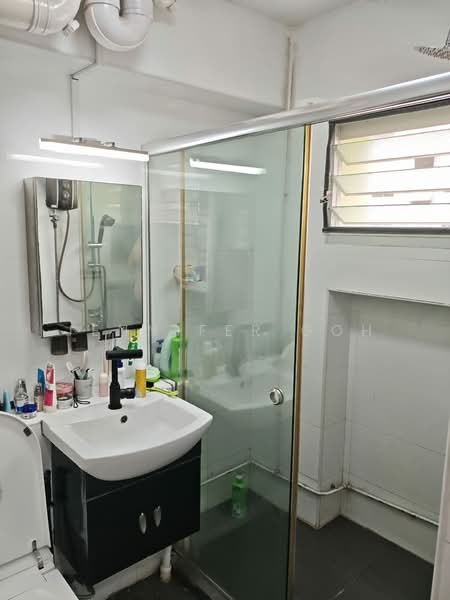 667 Jalan Damai, 667 Jalan Damai, 4 Bedrooms, 1,367 sqft, HDB Flat For Sale, by Jennifer Goh, 500147095 - Bathroom - PropertyGuru.com.sg