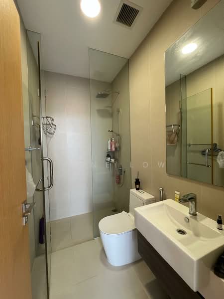 Midtown Residences, 1189 Upper Serangoon Road, 2 Bedrooms, 646 sqft, Condominium For Sale, by Irene Low, 500147099 - Bathroom - PropertyGuru.com.sg