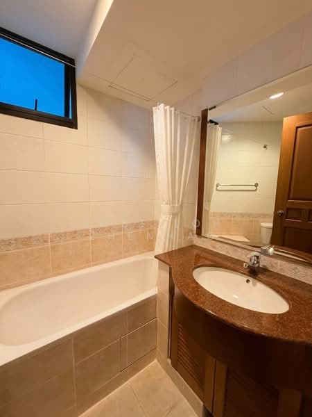 Eastvale, 33 Pasir Ris Drive 3, 3 Bedrooms, 1,098 sqft, Condominium For Sale, by Jose Loh Zhenhao, 500147108 - Bathroom - PropertyGuru.com.sg