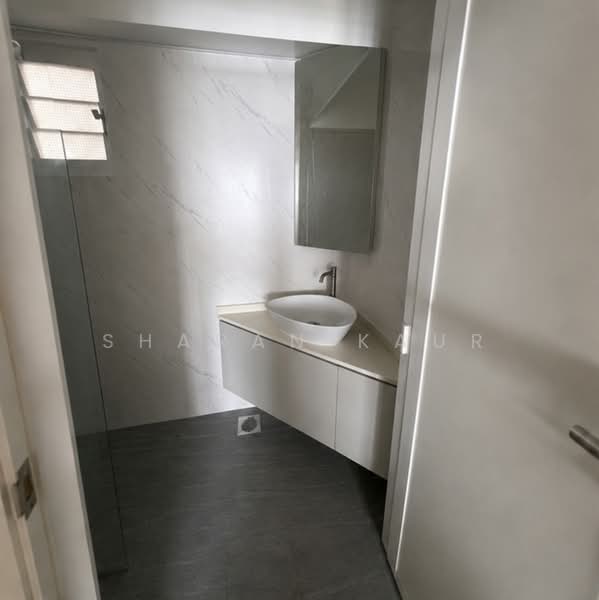 217C Sumang Walk, 217C Sumang Walk, 3 Bedrooms, 1,001 sqft, HDB Flat For Rent, by Sharan Kaur, 500147114 - Bathroom - PropertyGuru.com.sg