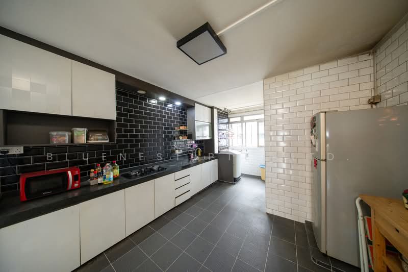 482 Pasir Ris Drive 4, 482 Pasir Ris Drive 4, 3 Bedrooms, 1,109 sqft, HDB Flat For Sale, by JOREEN LIM, 500147116 - Kitchen - PropertyGuru.com.sg