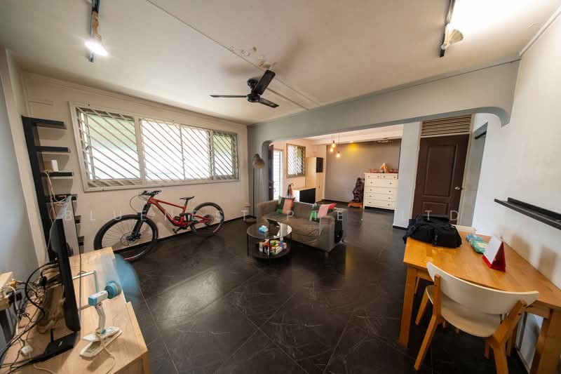 482 Pasir Ris Drive 4, 482 Pasir Ris Drive 4, 3 Bedrooms, 1,109 sqft, HDB Flat For Sale, by JOREEN LIM, 500147116 - Living Room - PropertyGuru.com.sg