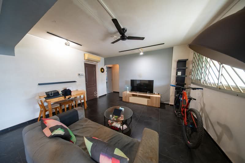 482 Pasir Ris Drive 4, 482 Pasir Ris Drive 4, 3 Bedrooms, 1,109 sqft, HDB Flat For Sale, by JOREEN LIM, 500147116 - Living Room - PropertyGuru.com.sg