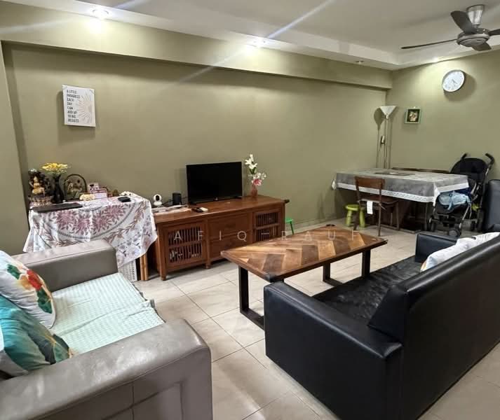 687B Woodlands Drive 75, 687B Woodlands Drive 75, 3 Bedrooms, 1,022 sqft, HDB Flat For Sale, by Syafiq Rauf, 500147118 - Living Room - PropertyGuru.com.sg