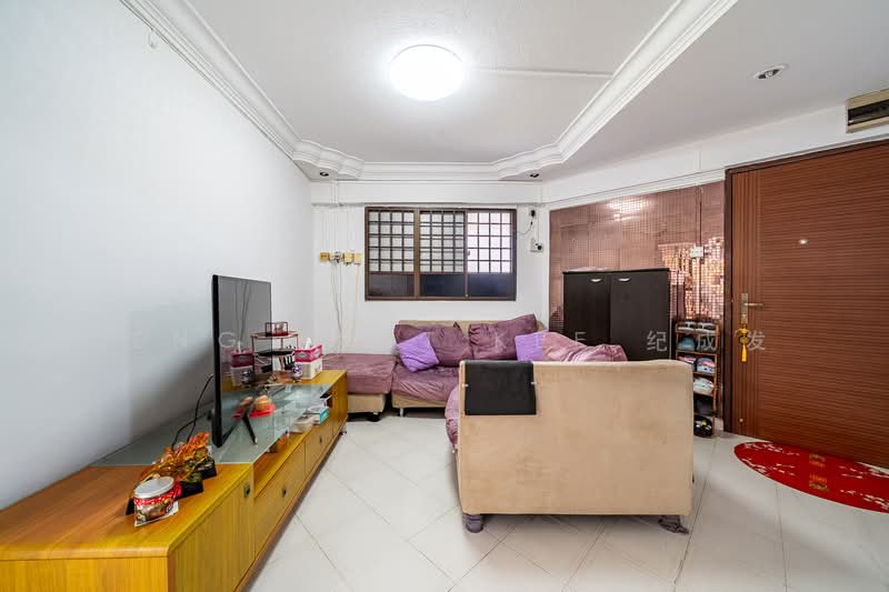 161 Yishun Street 11, 161 Yishun Street 11, 3 Bedrooms, 1,065 sqft, HDB Flat For Sale, by Seng Huat Kee 纪成发, 500147141 - Living Room - PropertyGuru.com.sg