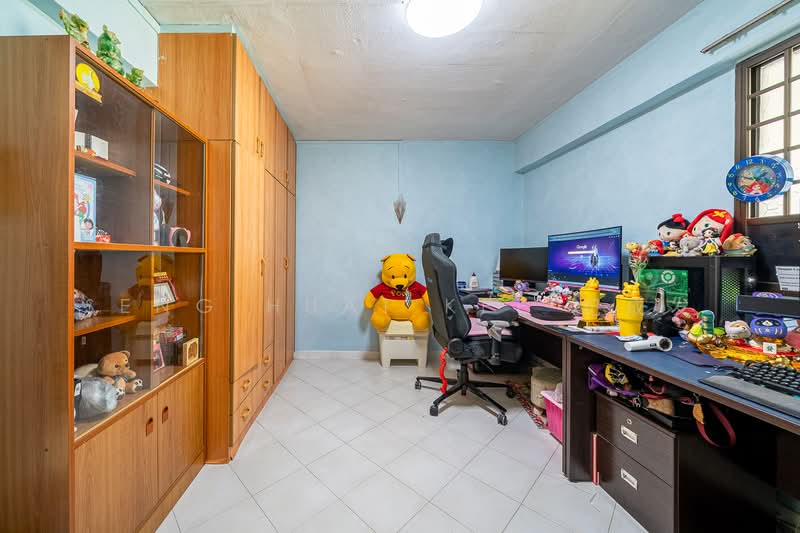161 Yishun Street 11, 161 Yishun Street 11, 3 Bedrooms, 1,065 sqft, HDB Flat For Sale, by Seng Huat Kee 纪成发, 500147141 - Study - PropertyGuru.com.sg