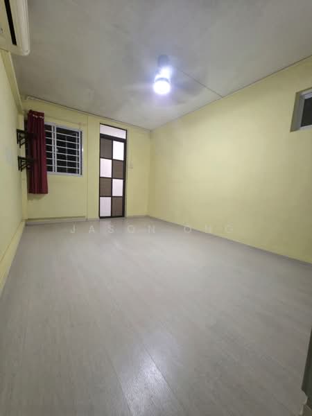 122 Bedok Reservoir Road, 122 Bedok Reservoir Road, 3 Bedrooms, 1,109 sqft, HDB Flat For Sale, by Jason Ong, 500147151 - Master Bedroom - PropertyGuru.com.sg