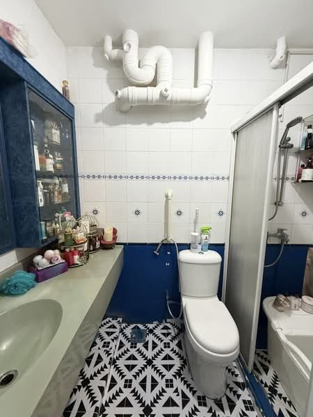 467A Admiralty Drive, 467A Admiralty Drive, 3 Bedrooms, 1,097 sqft, HDB Flat For Sale, by Rusydi Yusoff, 500147160 - Bathroom - PropertyGuru.com.sg