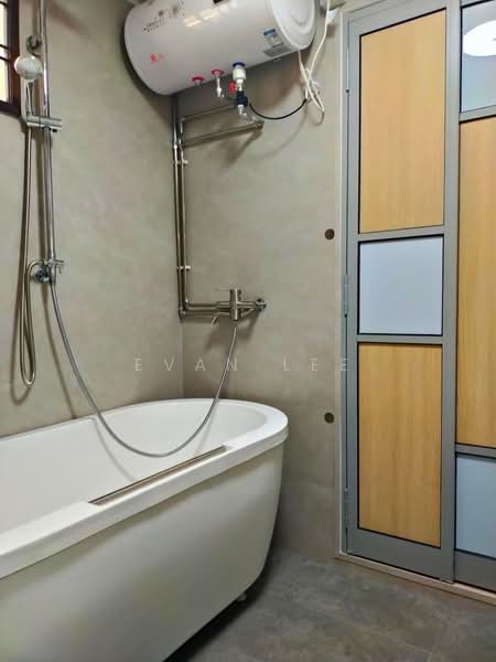 Clementi Park, 010101 Sunset Drive, 2 Bedrooms, 850 sqft, Condominium For Rent, by Evan Lee, 500147167 - Bathroom - PropertyGuru.com.sg
