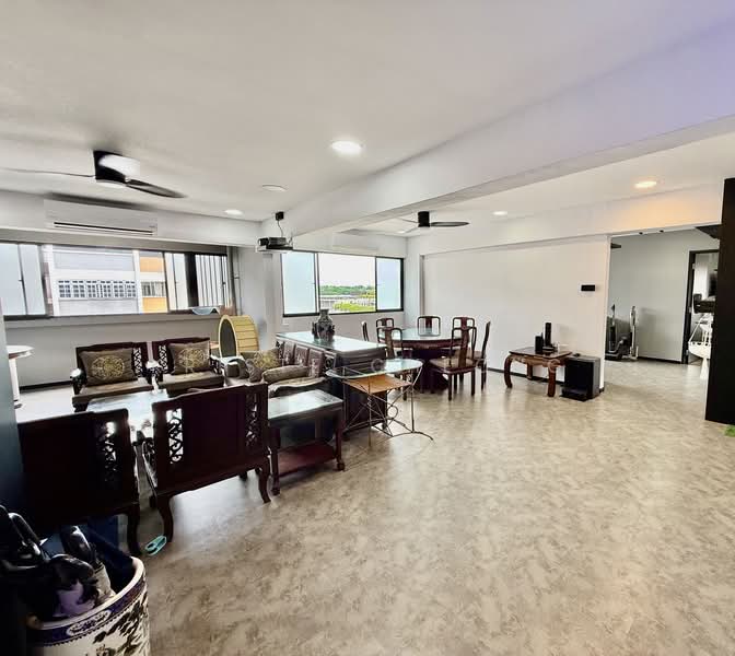 836 Yishun Street 81, 836 Yishun Street 81, 3 Bedrooms, 1,572 sqft, HDB Flat For Sale, by Kriste Cheong, 500147190 - Living Room - PropertyGuru.com.sg