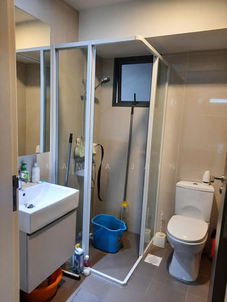 311C Clementi Avenue 4, 311C Clementi Avenue 4, 3 Bedrooms, 850 sqft, HDB Flat For Rent, by Mamta Jain, 500147207 - Bathroom - PropertyGuru.com.sg
