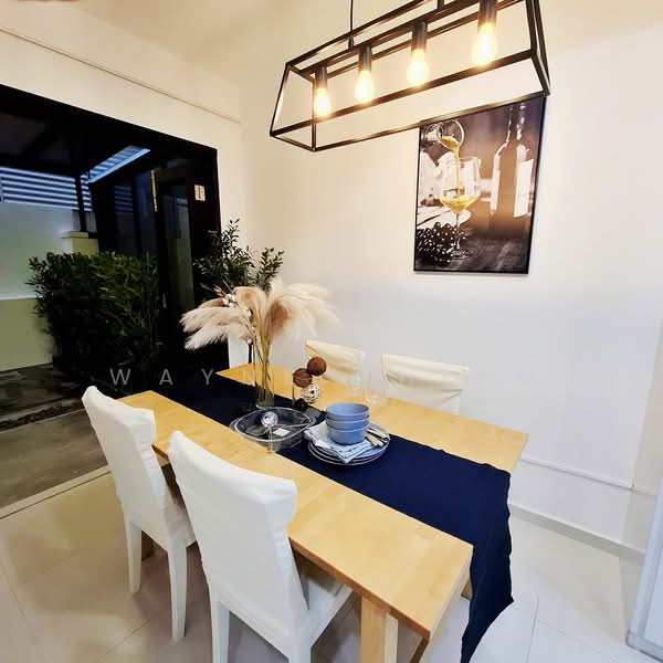 Near Bedok south MRT Master rom for rent, , Room Rental, 150 sqft, Cluster House For Rent, by Wayne Chiam, 500147215 - Dining Room - PropertyGuru.com.sg