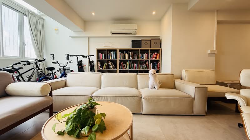 633 Hougang Avenue 8, 633 Hougang Avenue 8, 3 Bedrooms, 1,593 sqft, HDB Flat For Sale, by Kevin Ng, 500147220 - Living Room - PropertyGuru.com.sg
