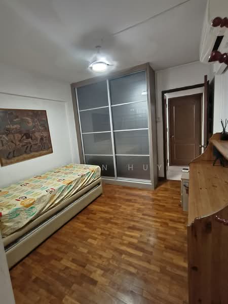 428 Clementi Avenue 3, 428 Clementi Avenue 3, Room Rental, 300 sqft, HDB Flat For Rent, by Alan Huy, 500147227 - Bedroom - PropertyGuru.com.sg
