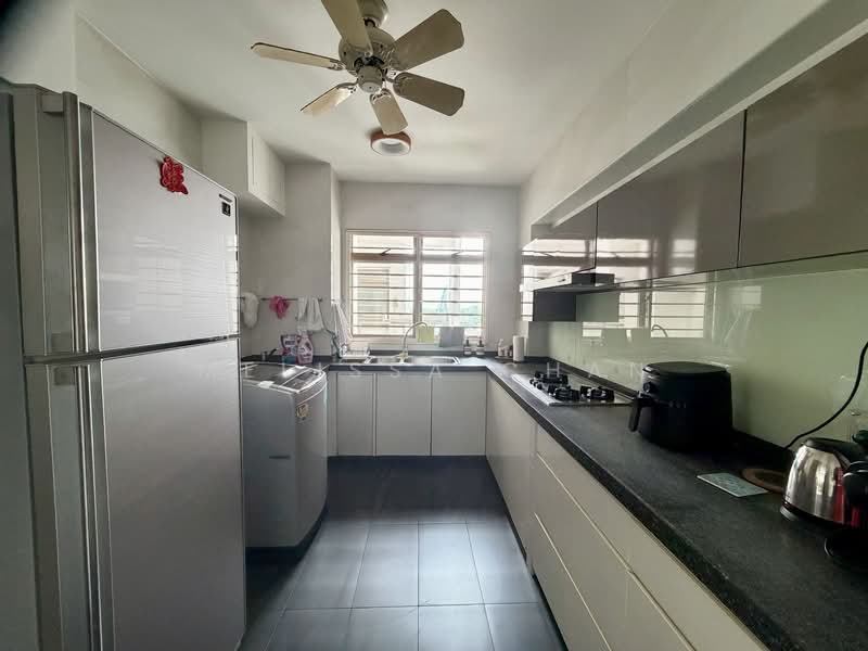 161B Punggol Central, 161B Punggol Central, 3 Bedrooms, 1,227 sqft, HDB Flat For Rent, by Melissa Chan, 500147240 - Kitchen - PropertyGuru.com.sg