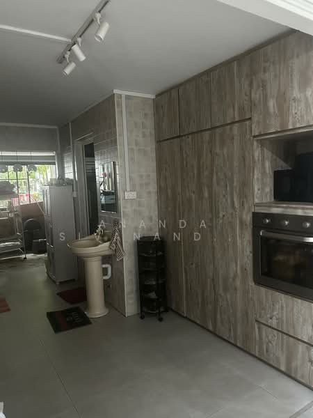 364 Yishun Ring Road, 364 Yishun Ring Road, 3 Bedrooms, 1,560 sqft, HDB Flat For Sale, by Ananda Sivanandam, 500147242 - Kitchen - PropertyGuru.com.sg