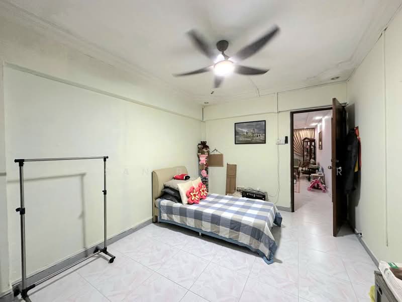 447 Jurong West Street 42, 447 Jurong West Street 42, 3 Bedrooms, 1,108 sqft, HDB Flat For Rent, by Hassan Bin Jaafar, 500147248 - Bedroom - PropertyGuru.com.sg