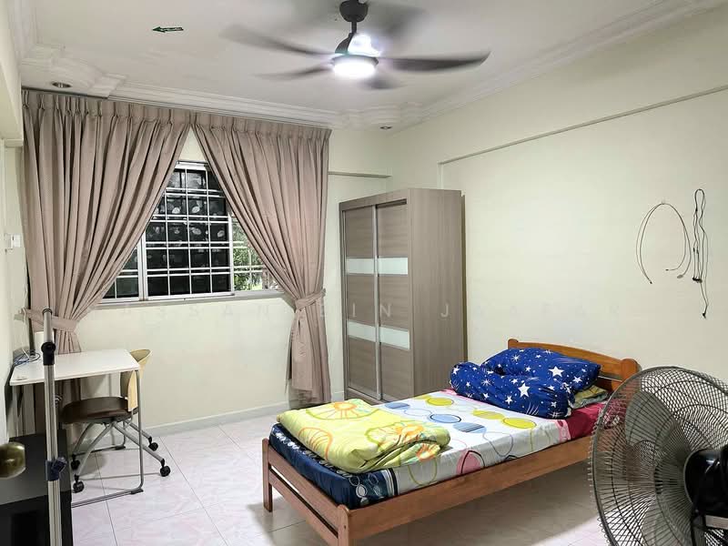 447 Jurong West Street 42, 447 Jurong West Street 42, 3 Bedrooms, 1,108 sqft, HDB Flat For Rent, by Hassan Bin Jaafar, 500147248 - Bedroom - PropertyGuru.com.sg