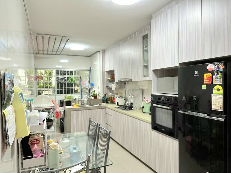 447 Jurong West Street 42, 447 Jurong West Street 42, 3 Bedrooms, 1,108 sqft, HDB Flat For Rent, by Hassan Bin Jaafar, 500147248 - Kitchen - PropertyGuru.com.sg