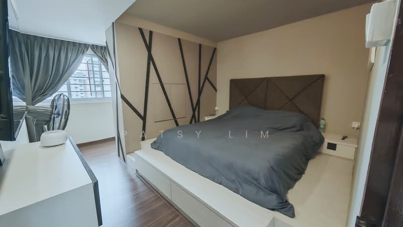 527 Hougang Avenue 6, 527 Hougang Avenue 6, 3 Bedrooms, 1,302 sqft, HDB Flat For Sale, by Patsy Lim, 500147252 - Master Bedroom - PropertyGuru.com.sg