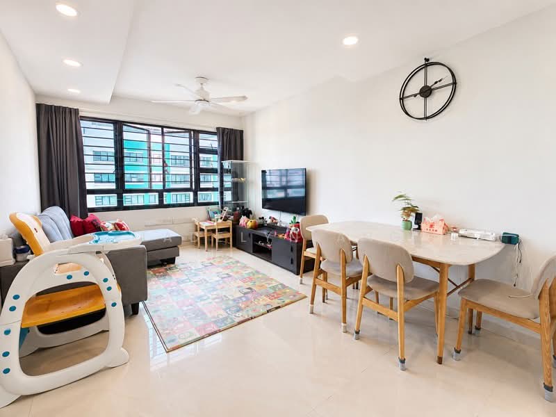 548B Segar Road, 548B Segar Road, 3 Bedrooms, 990 sqft, HDB Flat For Sale, by Jadelyn Ang, 500147261 - PropertyGuru.com.sg