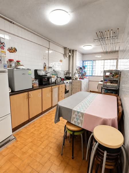 234 Yishun Street 21, 234 Yishun Street 21, 3 Bedrooms, 1,001 sqft, HDB Flat For Sale, by Agnes Tan, 500147280 - Kitchen - PropertyGuru.com.sg