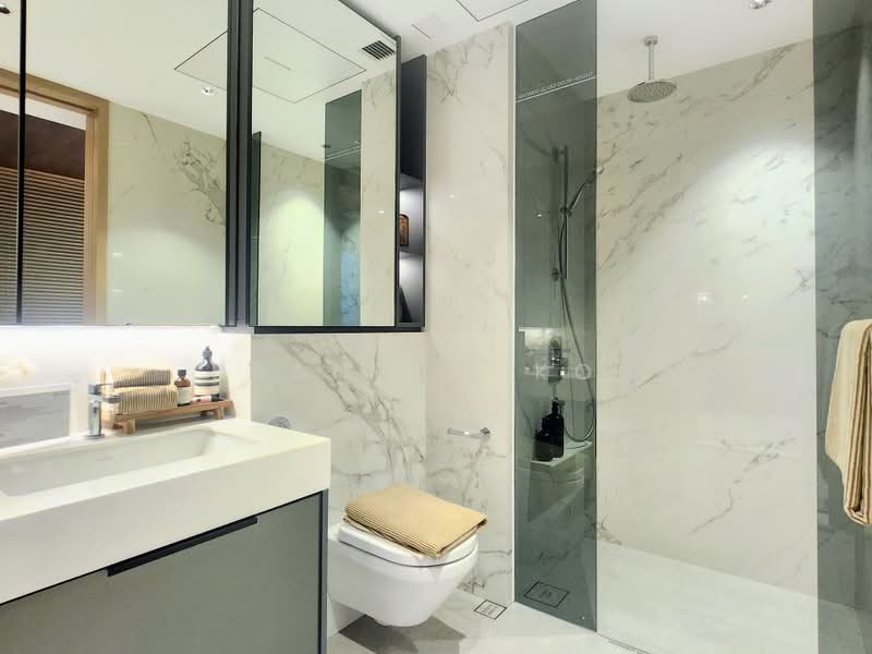 River Green, 11 River Valley Road, 1 Bedroom, 420 sqft, Condominium For Sale, by Brandon Koh, 500147312 - Bathroom  - PropertyGuru.com.sg